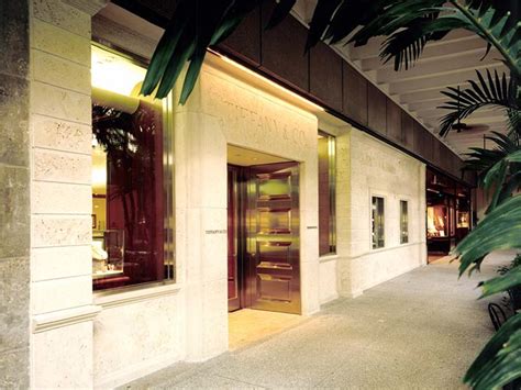 Jewelry Store in Bal Harbour .